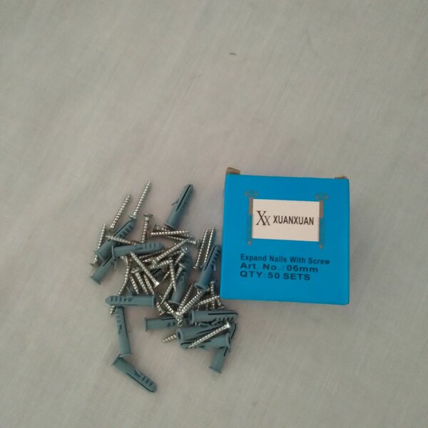 Ensemble vis et chevilles no6