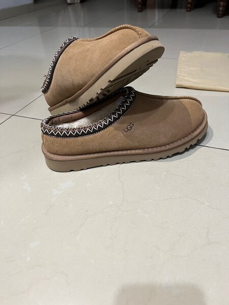 Pantoufles UGG en laine mérinos