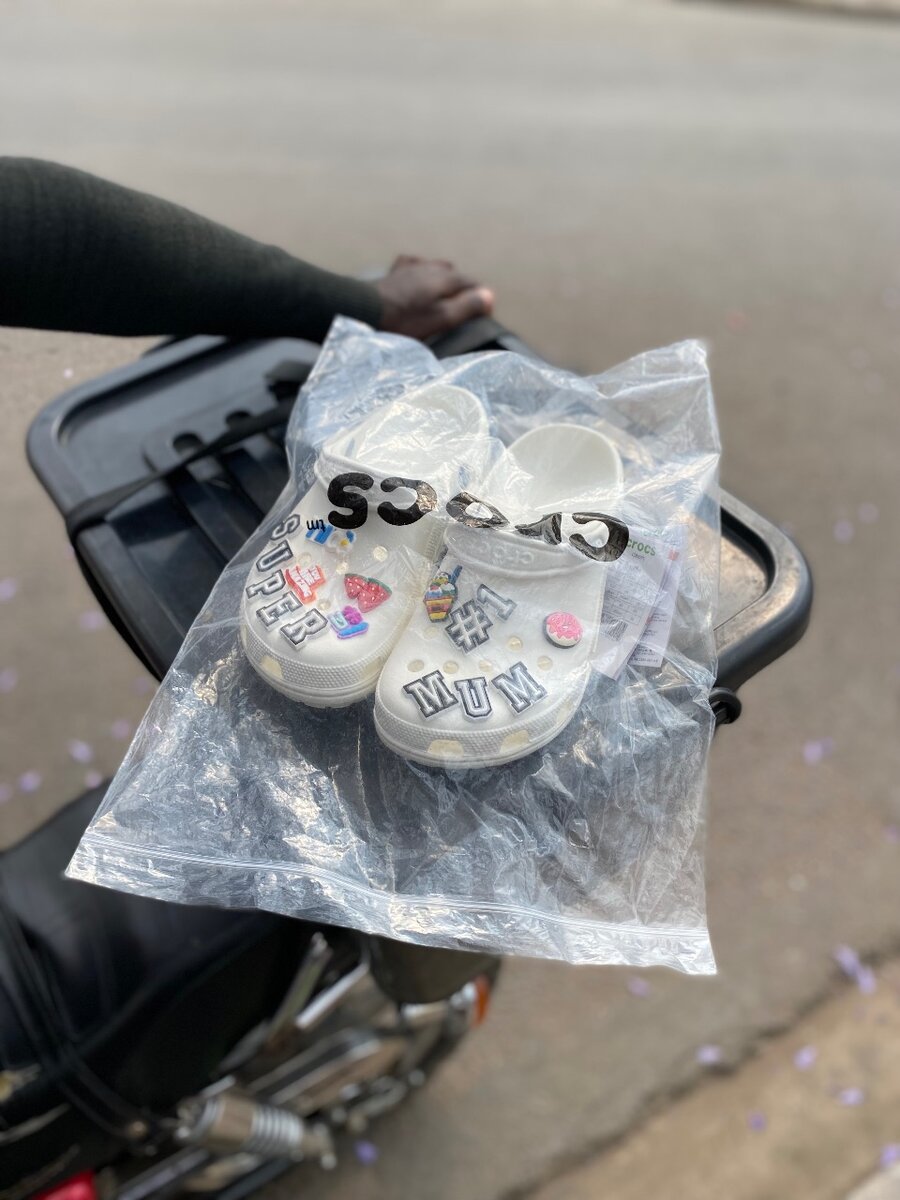 ICONIC CLASSIC CROCS!️