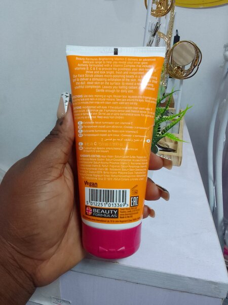Beauty Formulas Micro-Polishing facial scrub