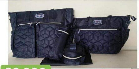 Un ensemble de sacs noirs pour maman Chicco