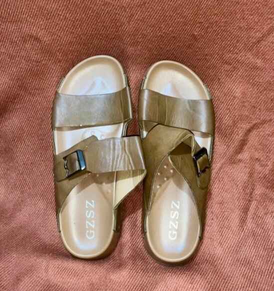 Sandales en cuir marron