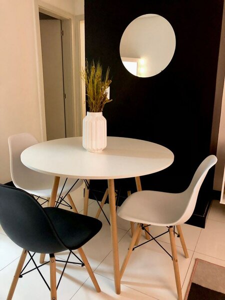 Table ronde moderne