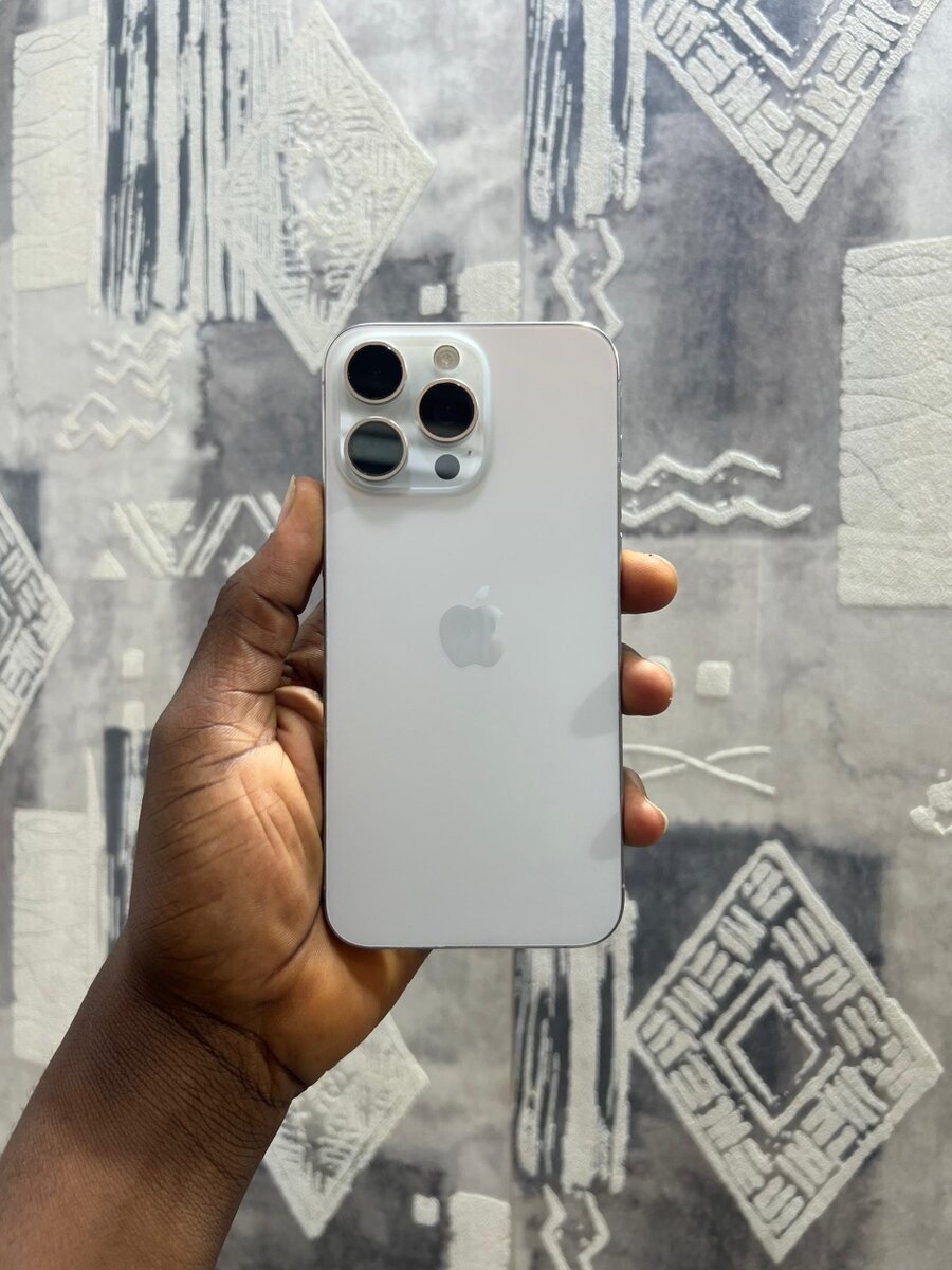 iPhone 15 pro max physical sim unlocked