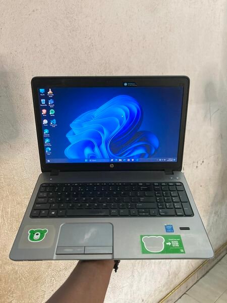 Laptop HP Intel core i3 processor 