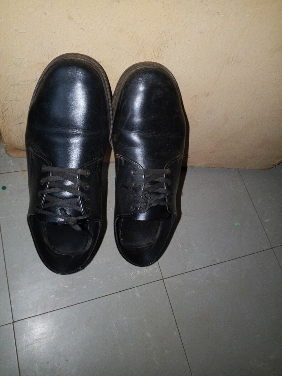 School shoes touhgees