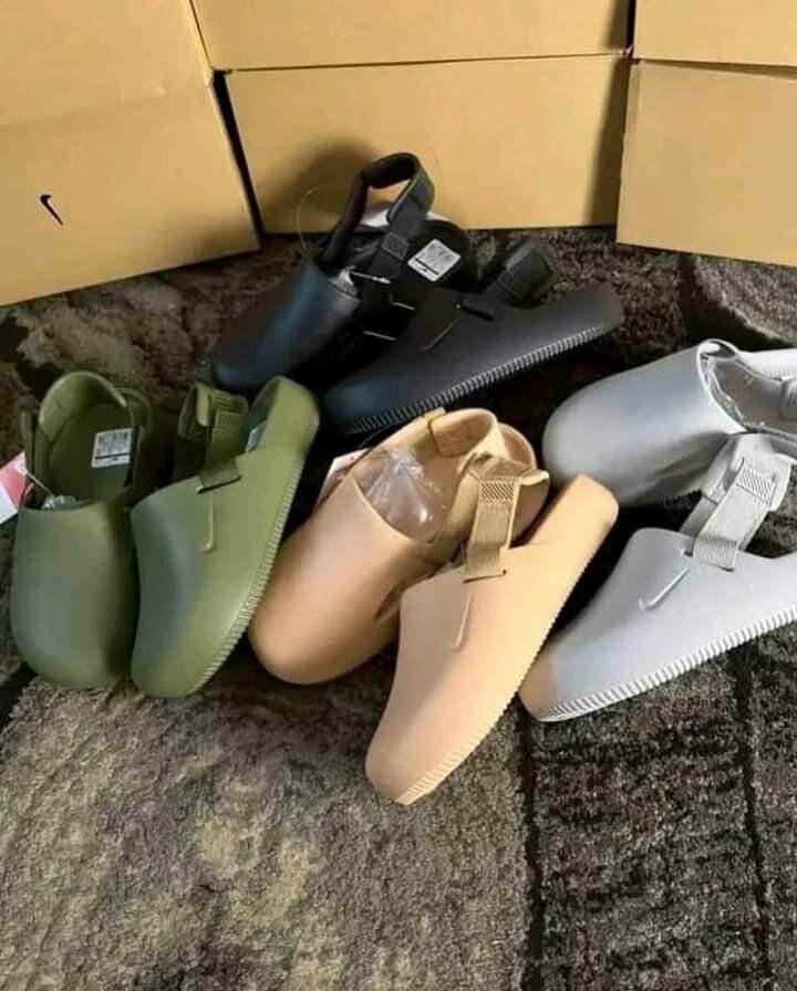Unisex slides