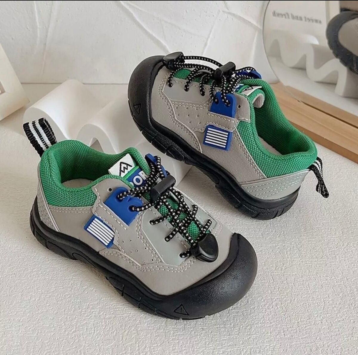 Кроссовки новые, 26 размер