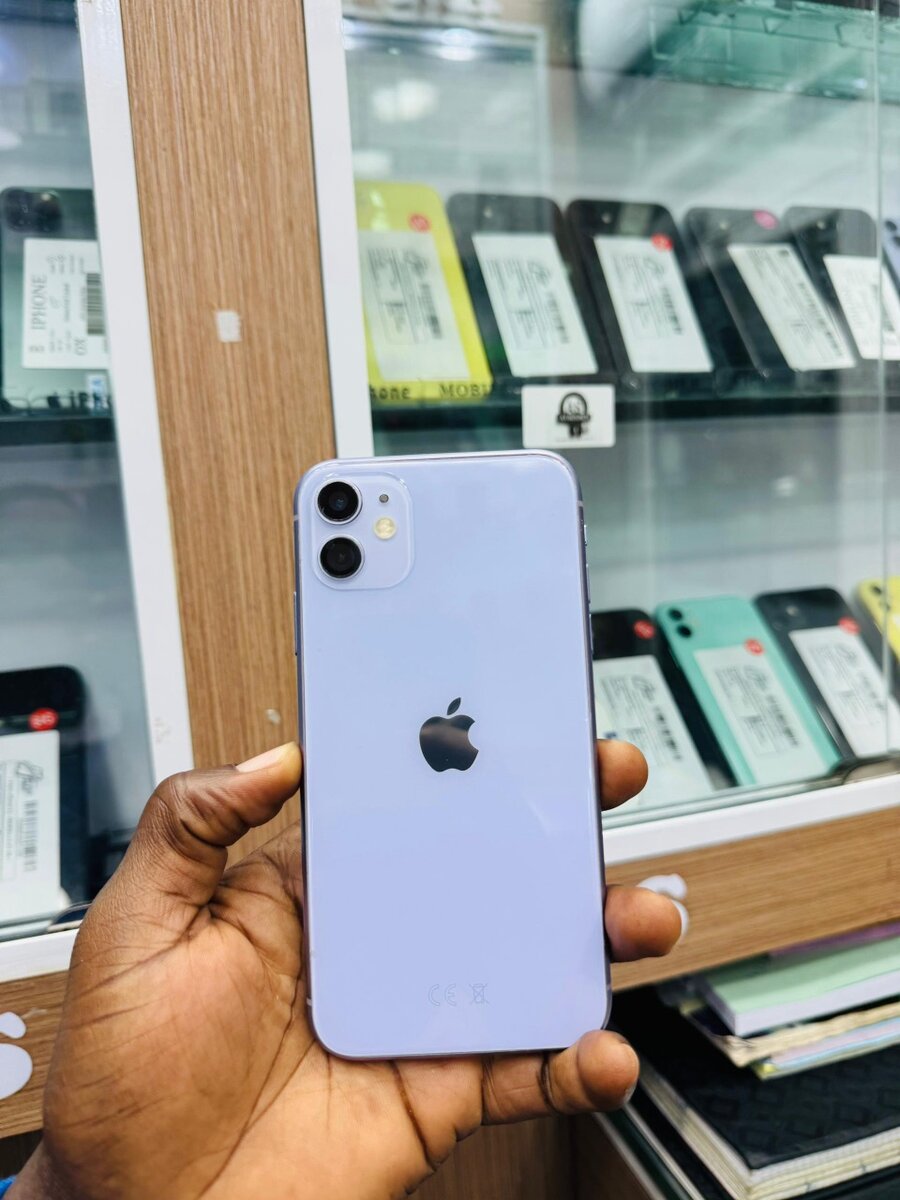 iPhone 11 simple 64Go message