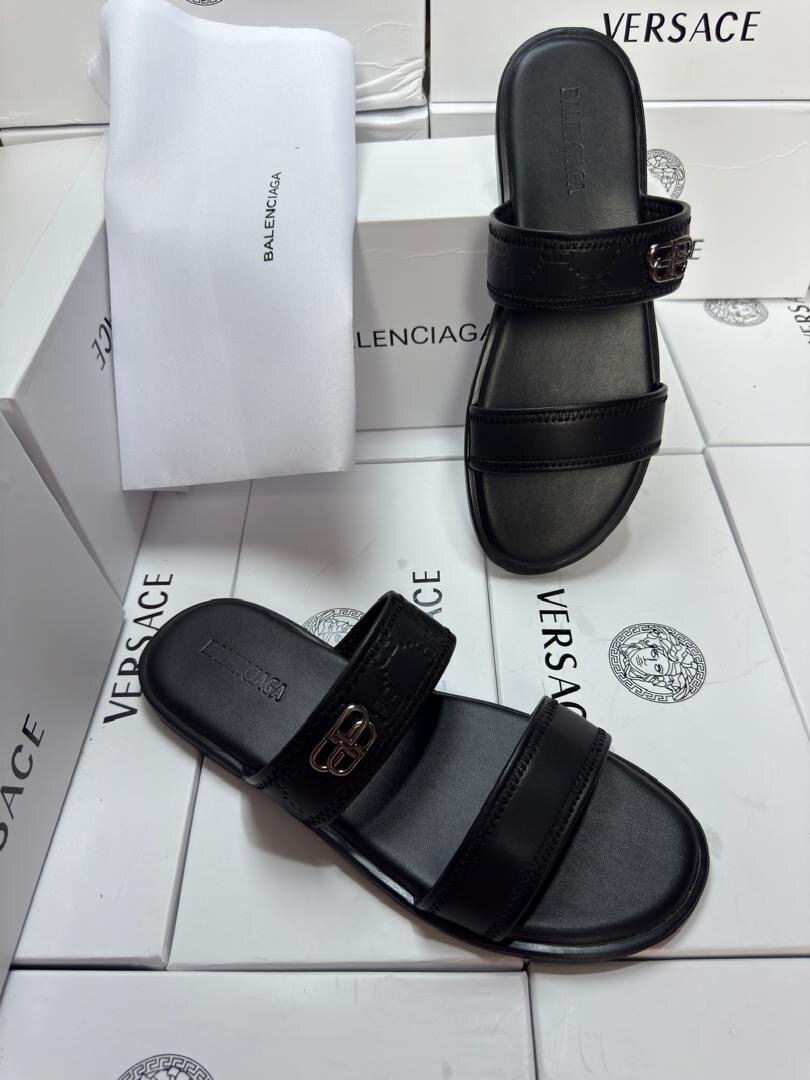 Sandales en cuir noir élégantes