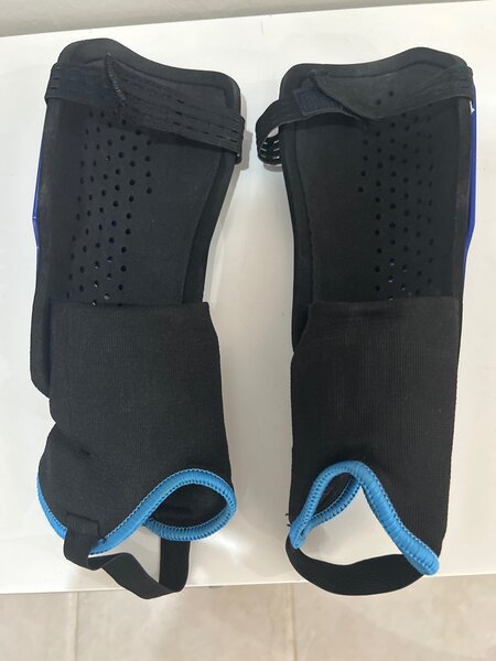 Mitre Aircell Shinguards