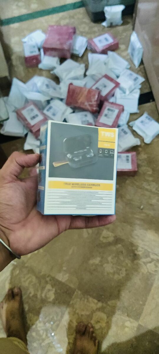 F9-5 TWS WIRELESS EARBUDS GREAT QUALITY