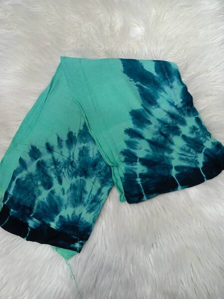 Écharpes en tie-dye colorées