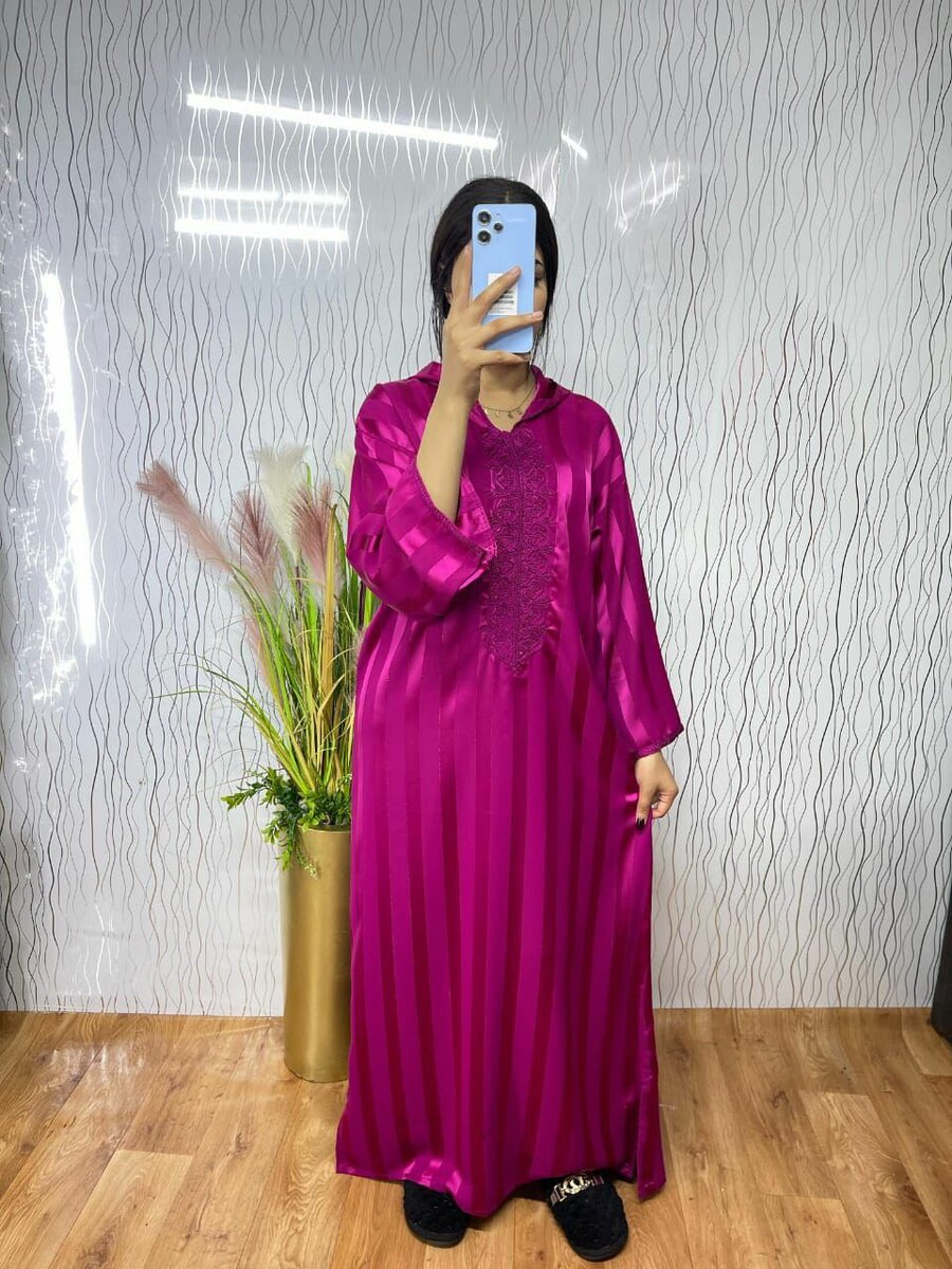Robe longue en satin élégante