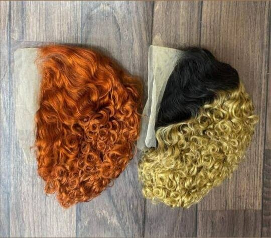 Perruque Bouclée en Dentelle