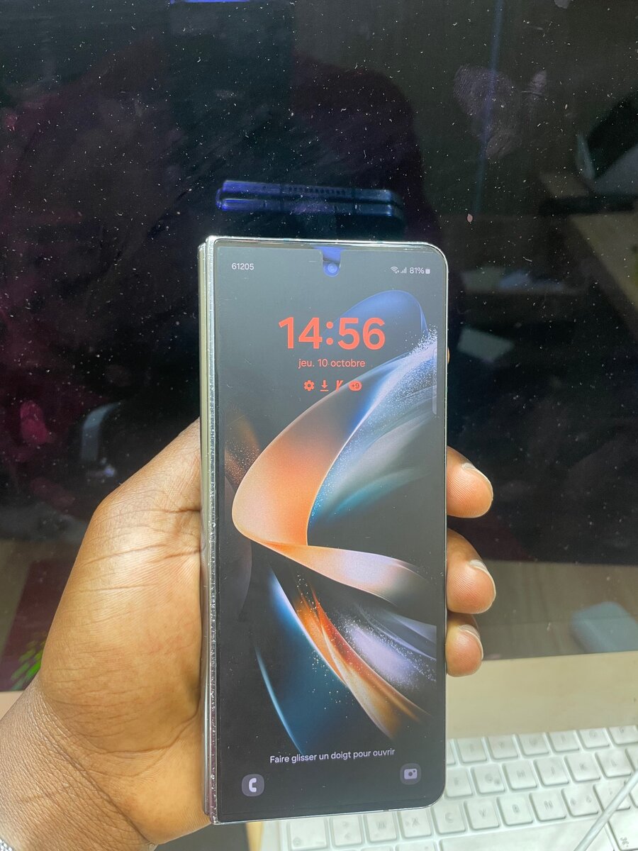 Samsung Zfold 4 256gb tache sur écran