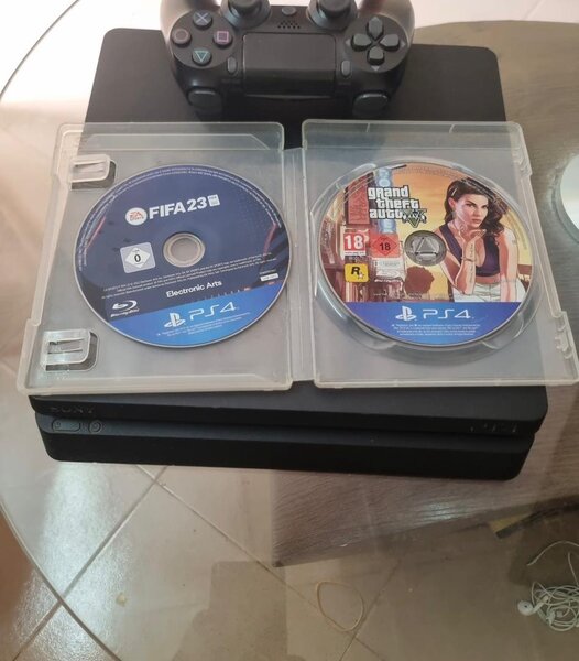 PlayStation 4 Slim