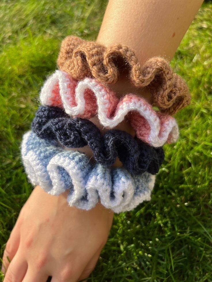 Crochet scrunchie