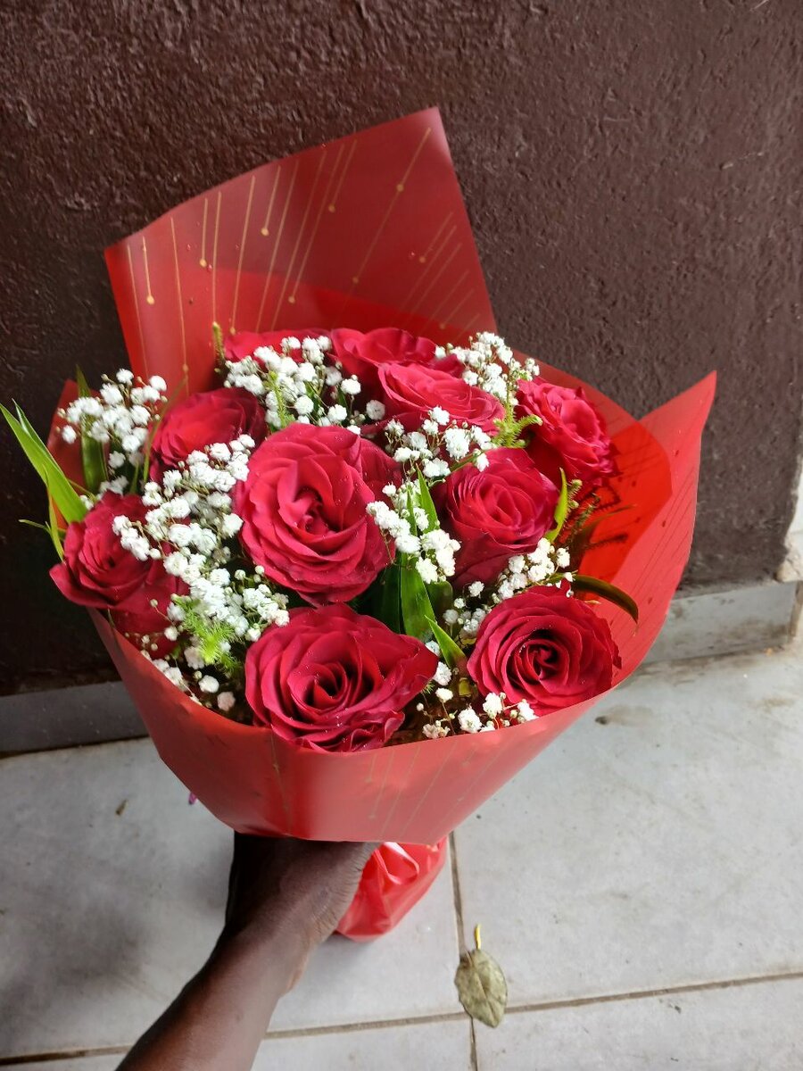 Bouquet de roses rouges fraîches