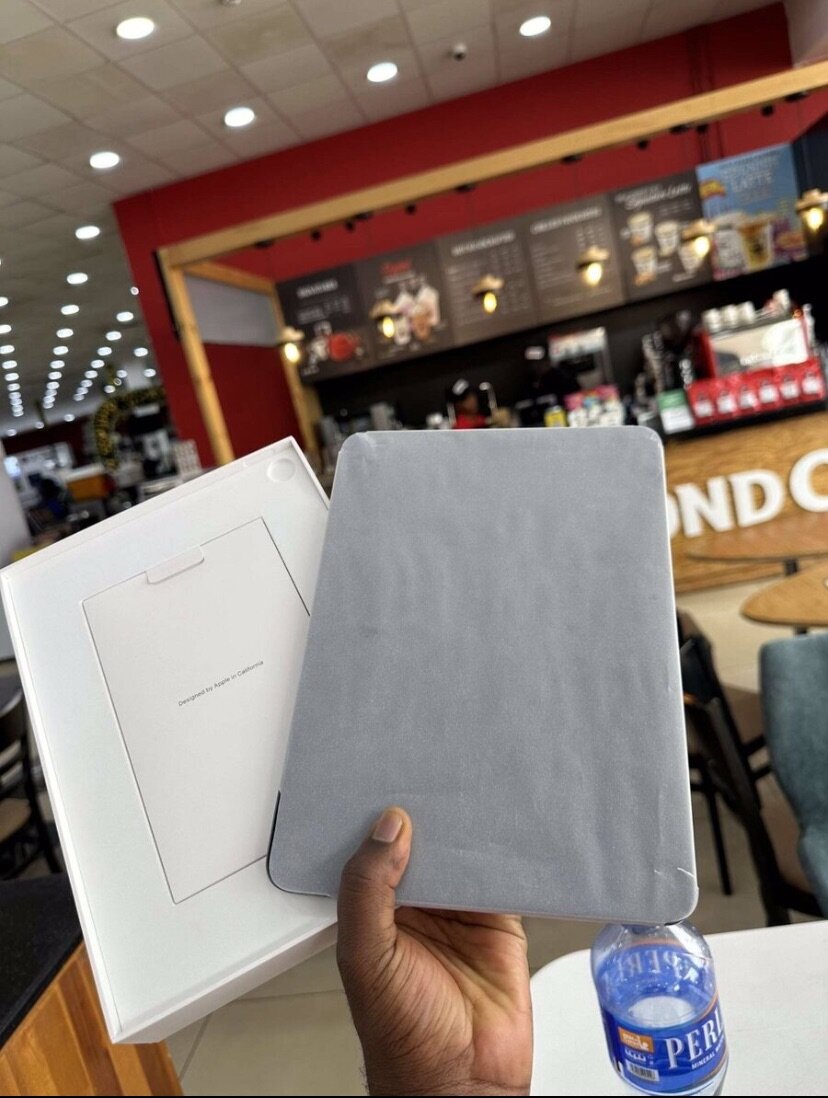 iPad Air M1 available