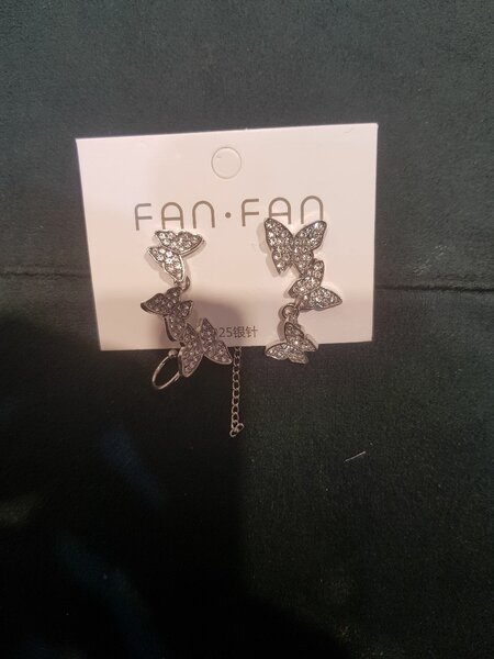 Earings