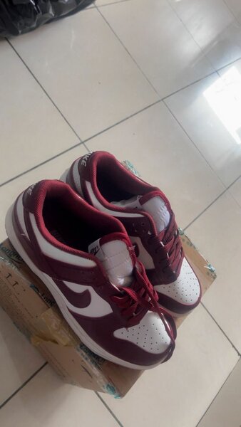 Baskets colorées et élégantes