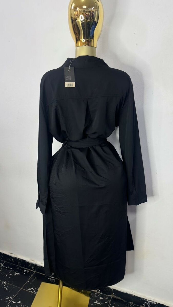 Robe chemise noire élégante