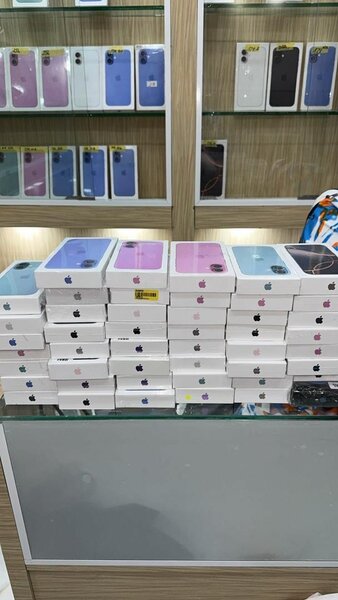 iPhone 16 simple