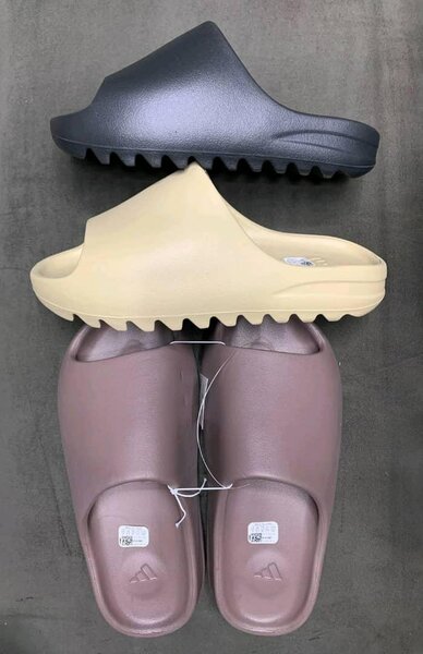 NIKE SNEAKERS,VANS,YEEZY SLIDES