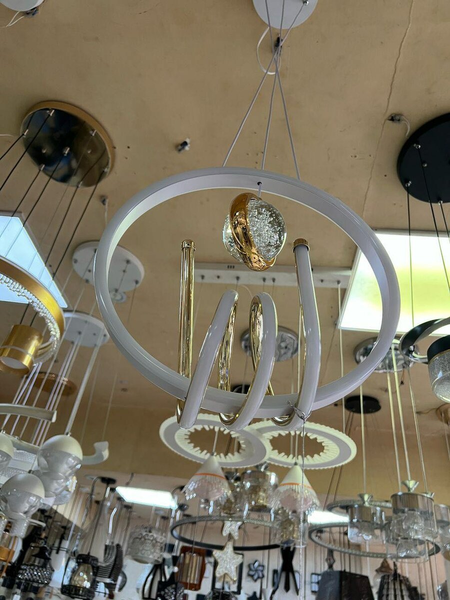 Wall lights and chandeliers