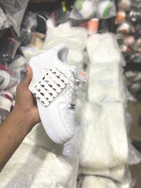 NIKE AIR FORCE COUPÉ