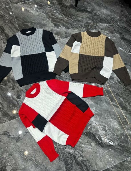 Pulls en tricot colorés