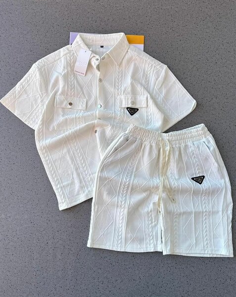 Quality short sleeves Top and down.