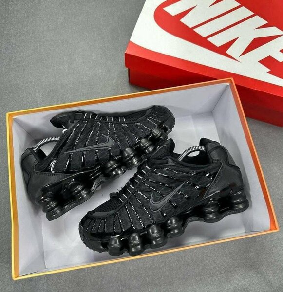 Baskets Nike SHOX+