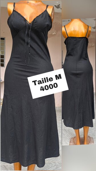 Robe Noire Élégante Taille M