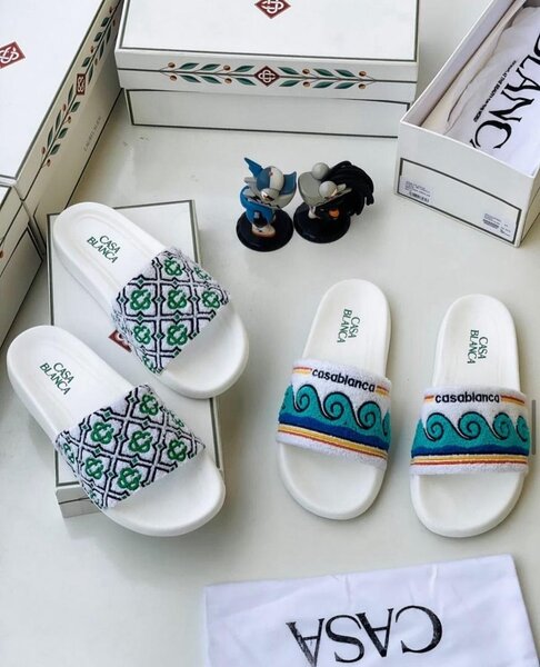 Mules Casablanca élégantes