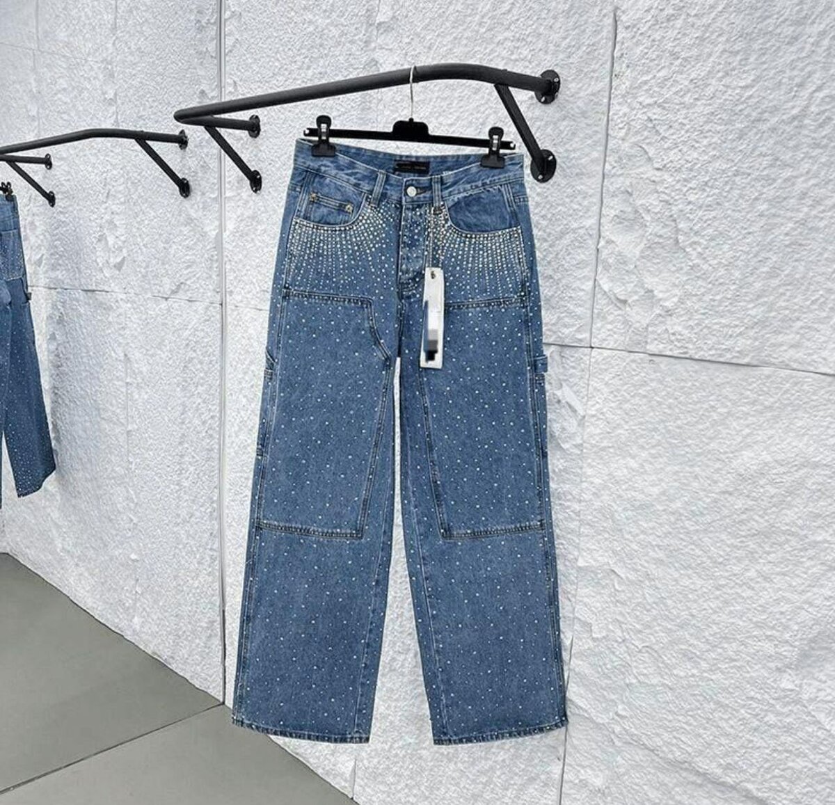 Jean brodé floral tendance