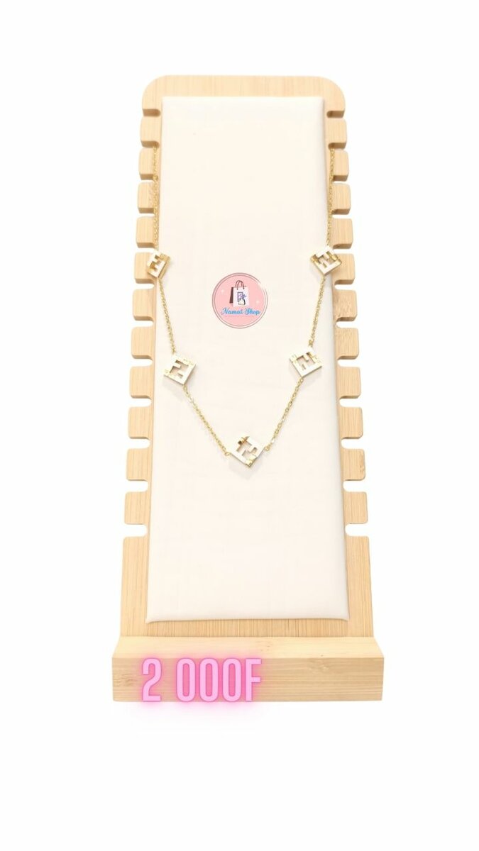 Collier élégant femme doré