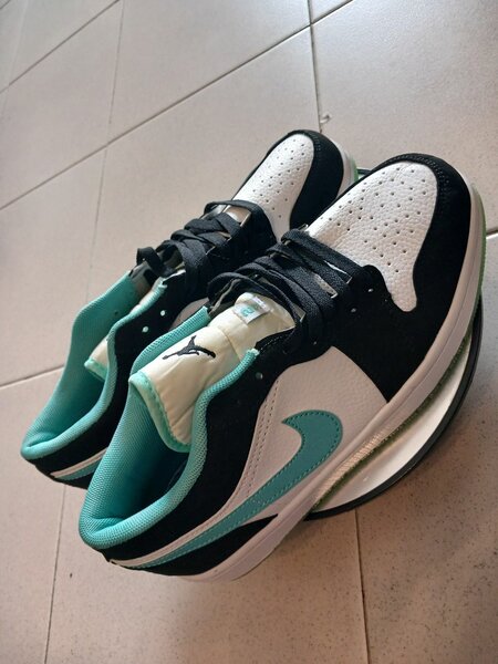 Chaussures de sport modernes