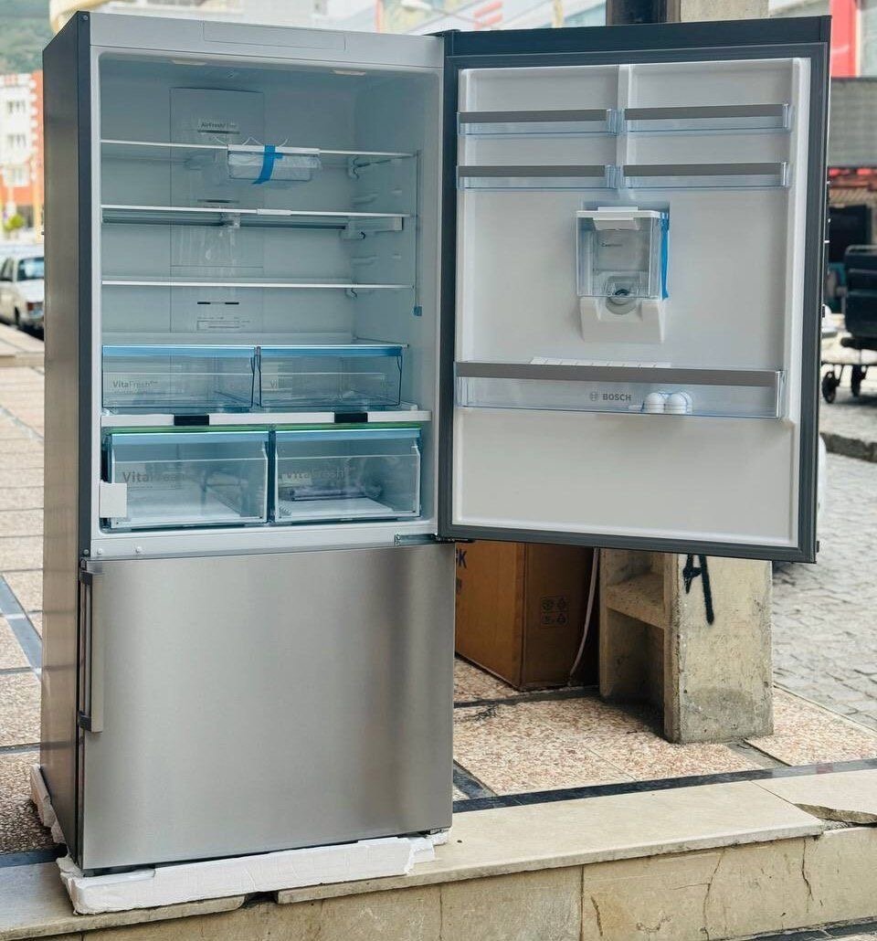 Réfrigérateur moderne grande capacité