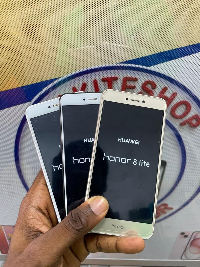 PROMO HUAWEI HONOR 8Lite (QUASI NEUF)