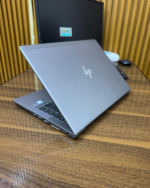 HP ZBOOK Core i5 Ram16 SSD512