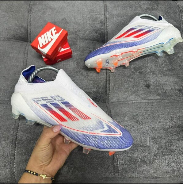 Chaussures de football f50
