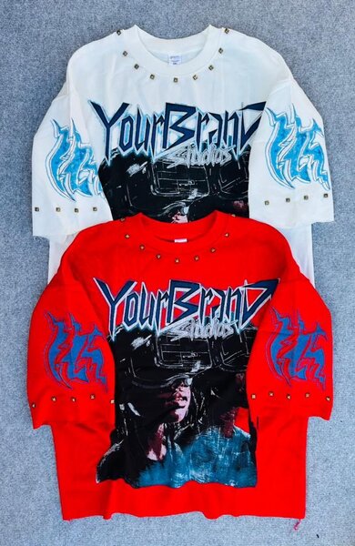 T-shirts graphiques cloutés