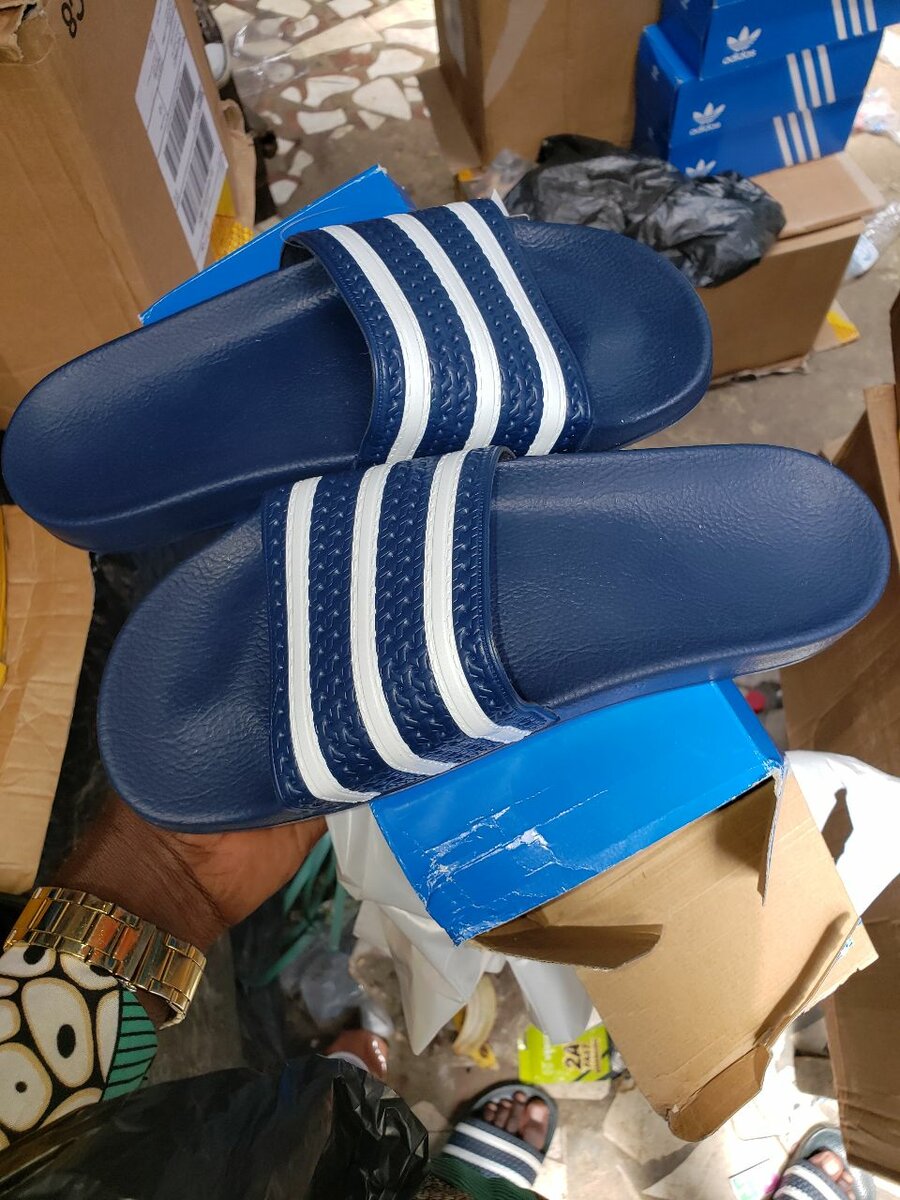 Claquette adilette Adidas originale