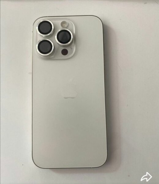 Smartphone blanc haute technologie