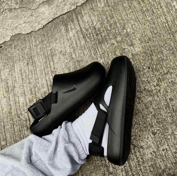 Nike crocs original