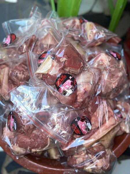 Viande de porc avec os