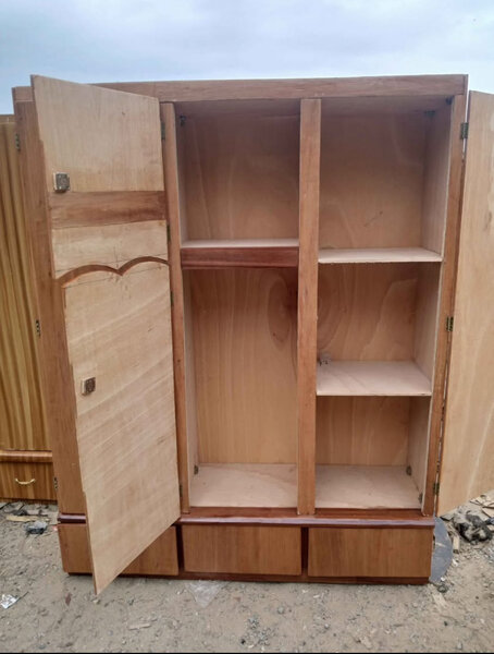 Armoire en bois élégante