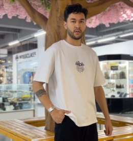 Мужская футболка белого цвета